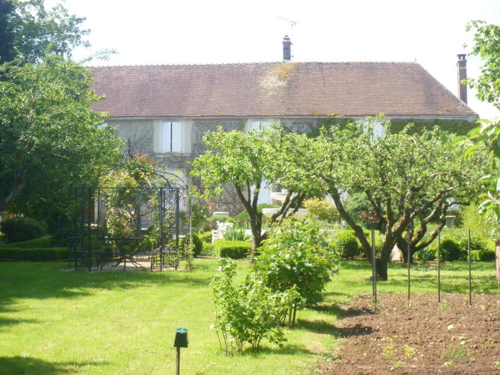 Chambre D'Hotes Le Val Du Chapelain Bed & Breakfast Montigny-la-Resle Exterior foto